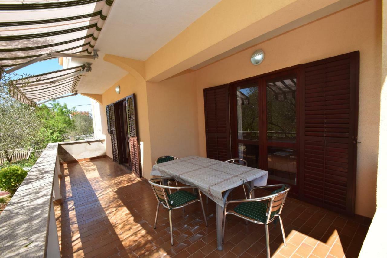Apartments Ivan Starigrad Paklenica Exterior photo