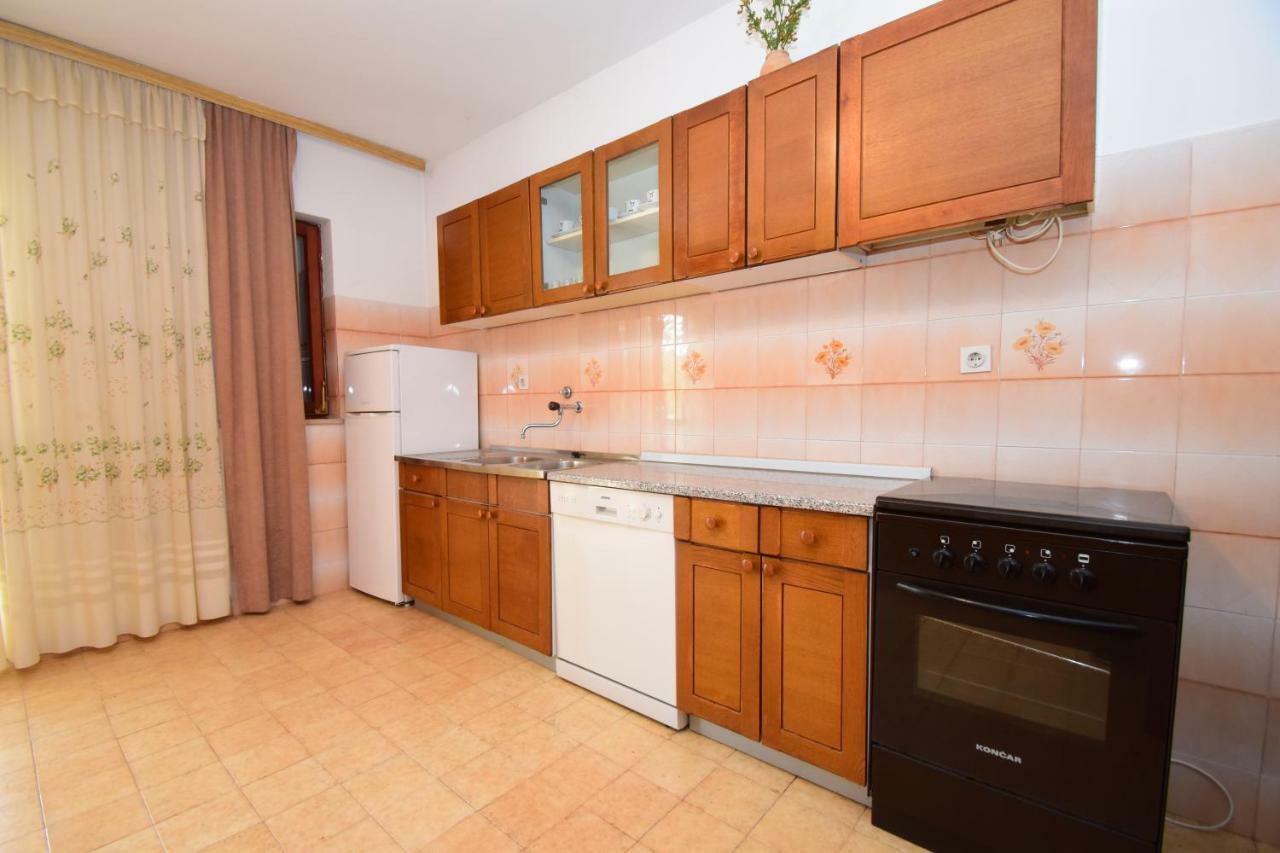 Apartments Ivan Starigrad Paklenica Exterior photo