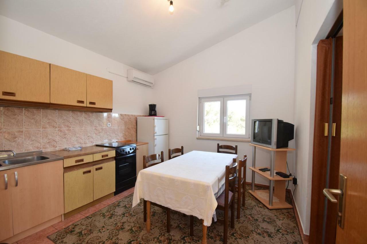 Apartments Ivan Starigrad Paklenica Exterior photo